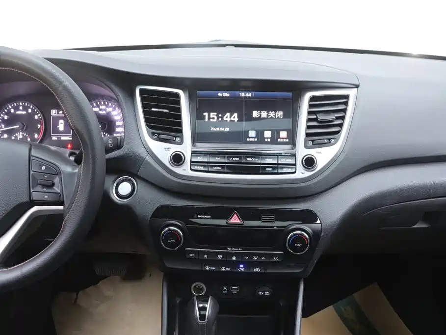 Hyundai Tucson 2015 1.6T Dual Clutch 2WD Smart фото 25