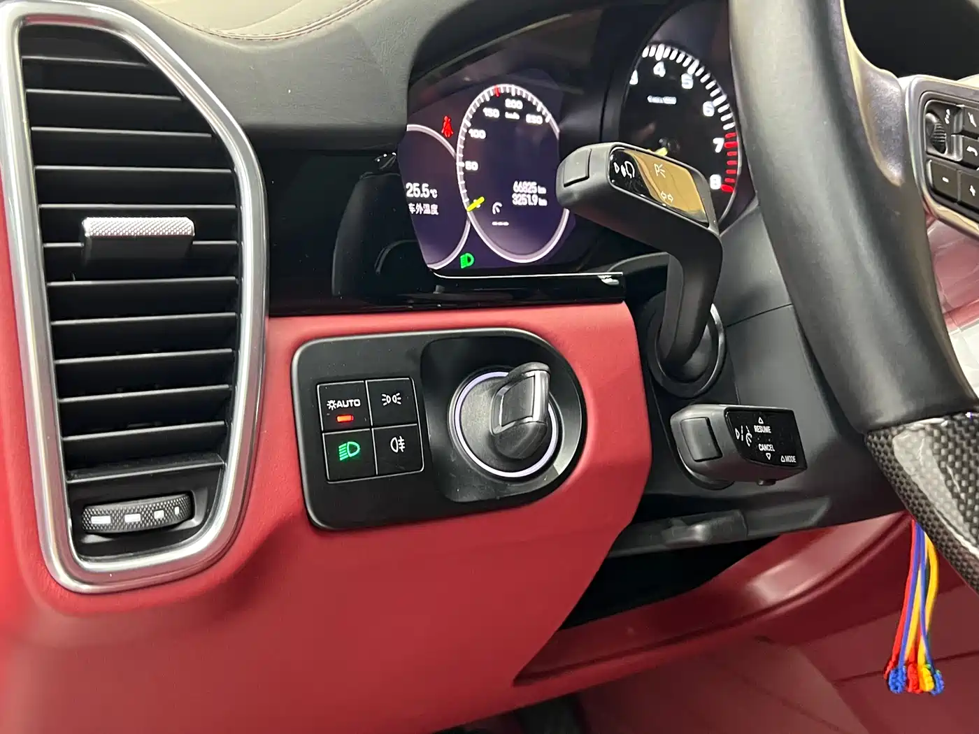 Porsche Cayenne New Energy 2023 Cayenne E-Hybrid 2.0T Platinum Edition фото 19