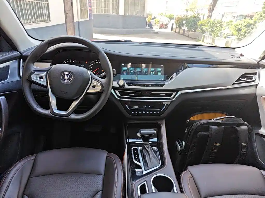 Changan CS35 PLUS 2019 2018 1.6L Automatic Smooth Connect China V