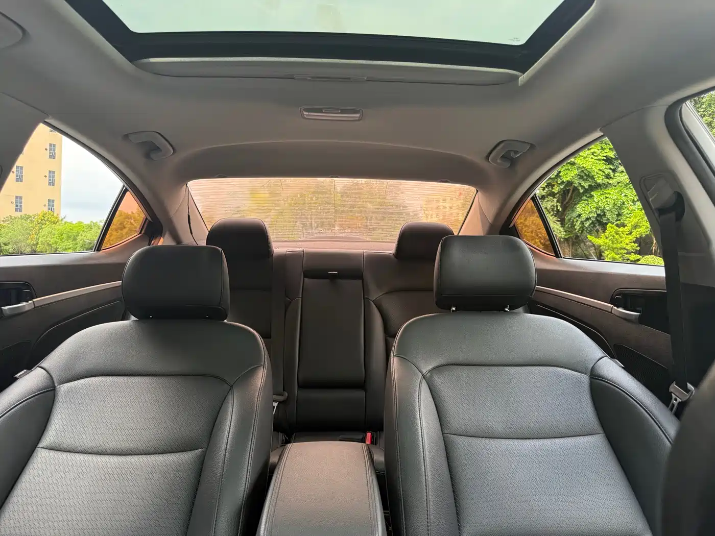 Hyundai Elantra 2016 1.6L Auto Smart·Luxury Edition фото 7