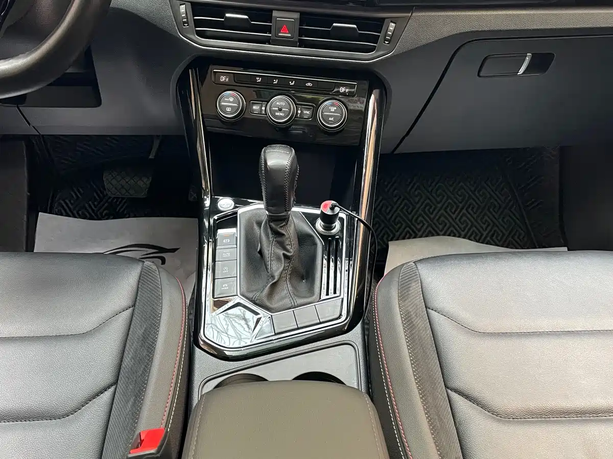 Volkswagen Tayron 2019 330TSI 2WD Luxury China VI фото 14