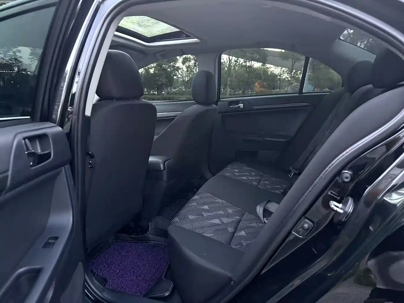 Mitsubishi Lancer EX 2011 Fashion Edition 1.8L CVT Comfort фото 5