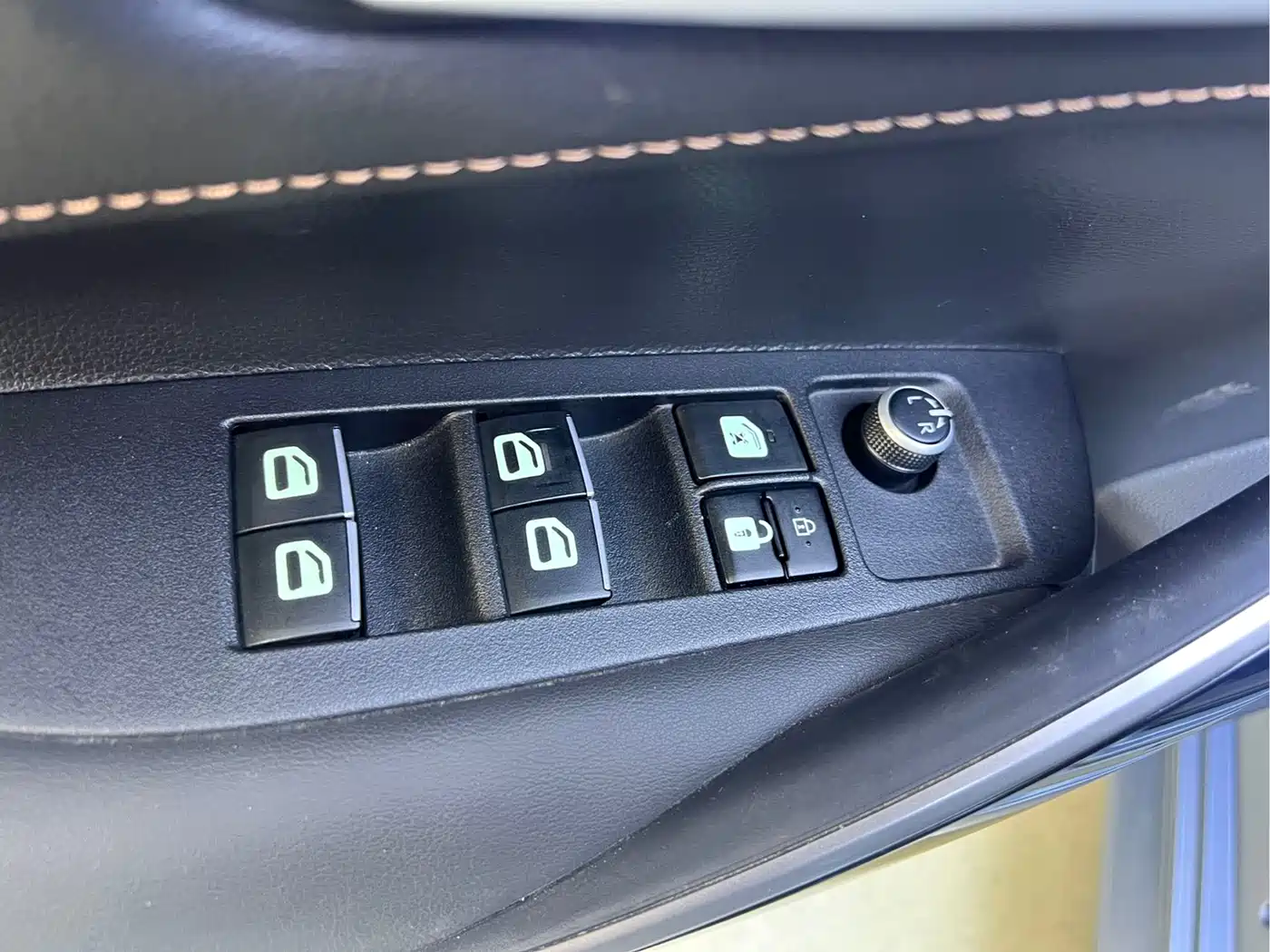 Toyota Levin 2023 Smart Hybrid 1.8L Sport Edition фото 13