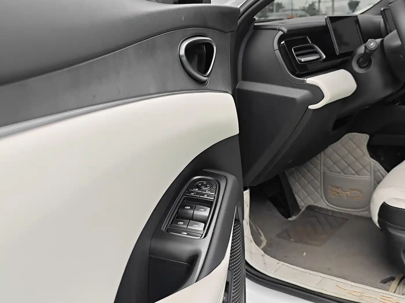 BYD Seal 06 New Energy 2024 DM-i 120KM Honor фото 8
