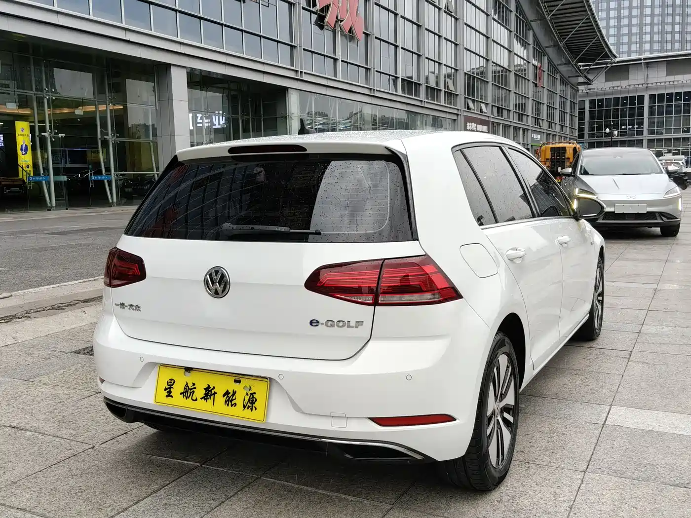 Volkswagen Golf Electric 2020 Chi фото 5