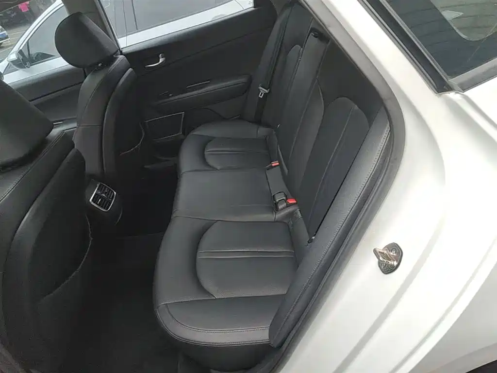 Kia K5 2016 1.6T Automatic LUX фото 17