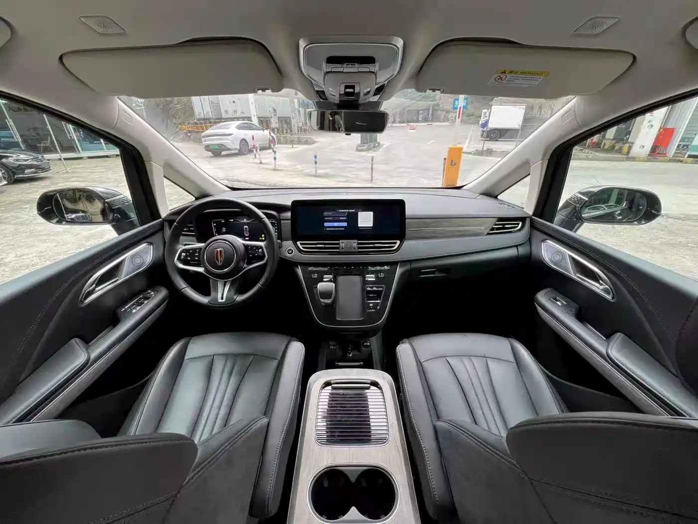 Hongqi HQ9 PHEV 2024 Model 2.0T AWD Business Edition фото 10
