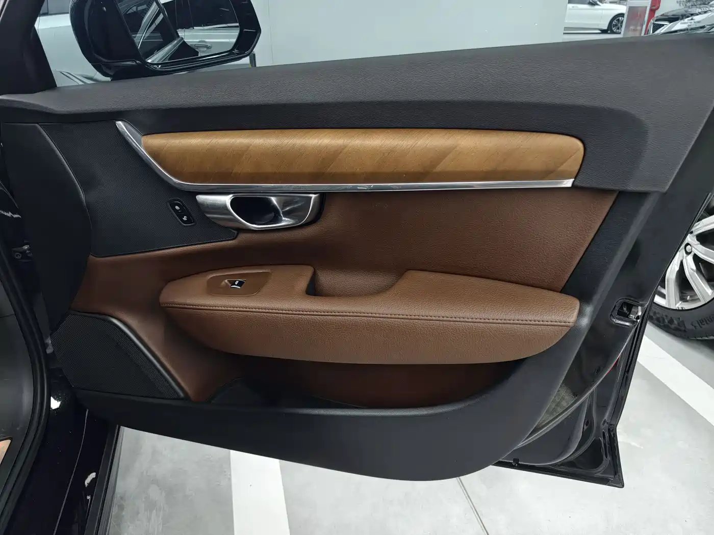 Volvo S90 2020 T5 Momentum Luxury Edition фото 4