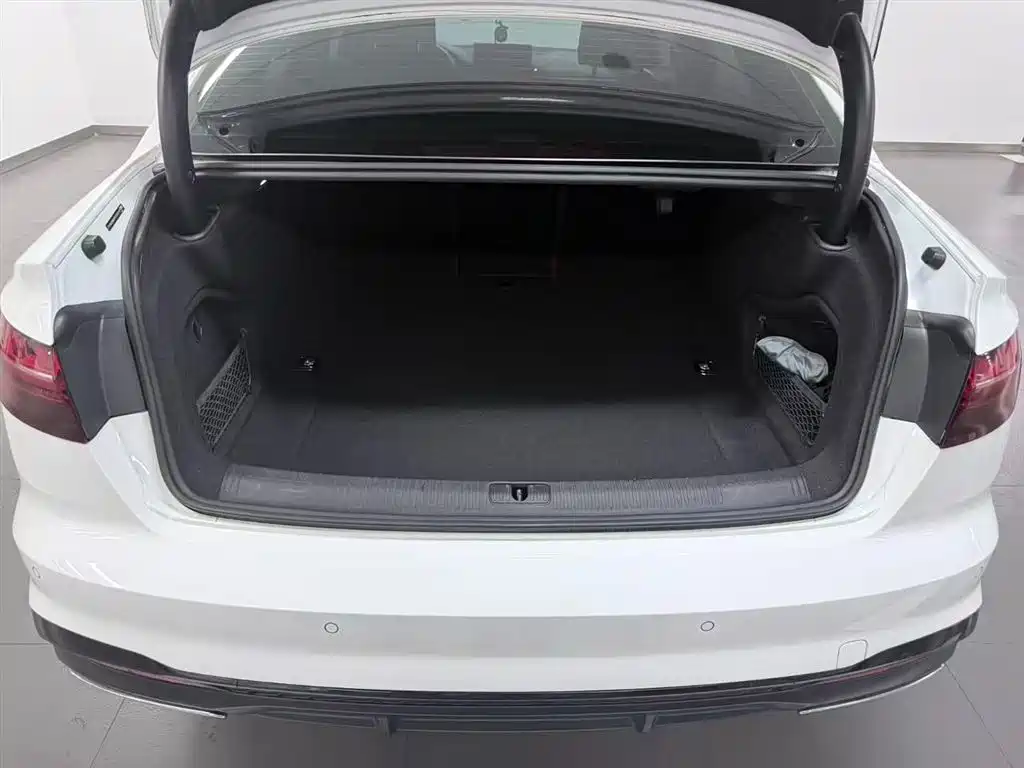 Audi A4L 2024 40 TFSI Luxury Dynamic фото 8