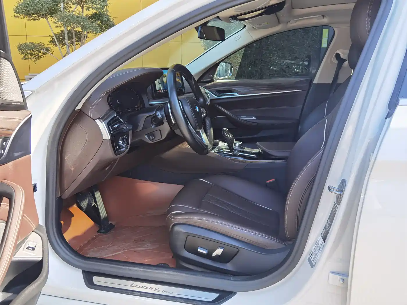 BMW 5 Series 2023 530Li Leading Luxury Package фото 4