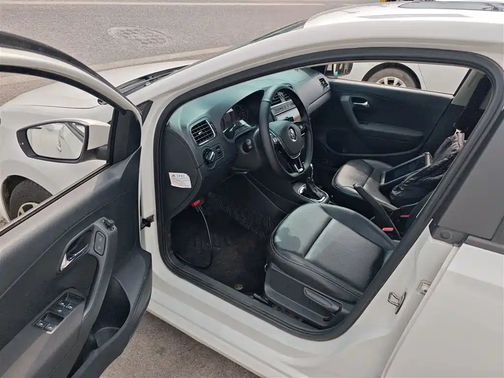 Volkswagen Polo 2018 1.5L Auto Comfort фото 16