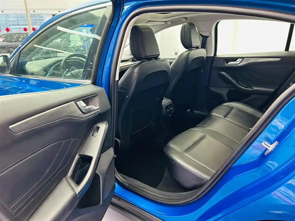 Photo 23 - Ford Focus