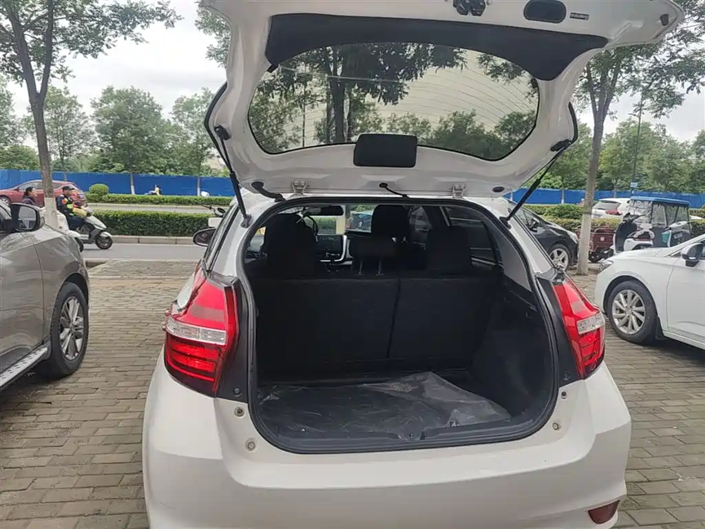 Toyota YARiS L Zhi Xuan 2019 1.5E CVT MeiDong Edition China VI фото 19