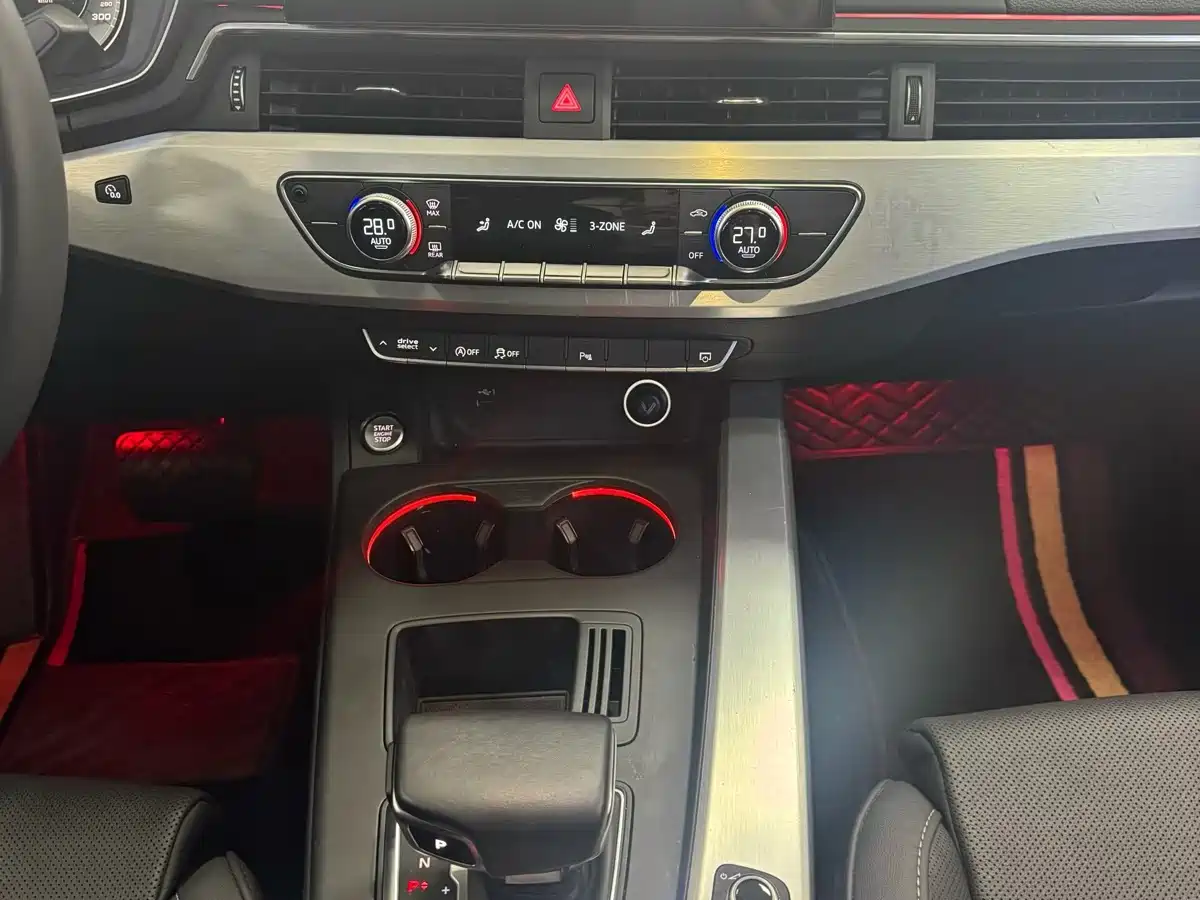 Audi A4L 2020 40 TFSI Luxury Dynamic фото 8