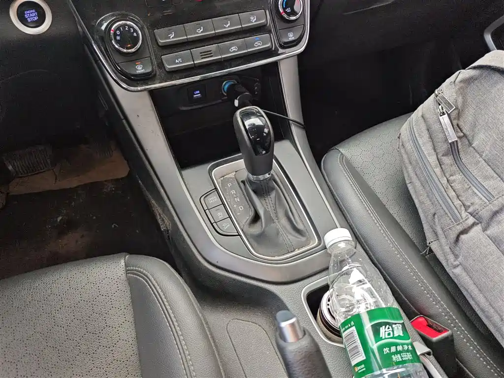 Hyundai Beijing Hyundai ix35 2018 2.0L Automatic 2WD Zhiyong·Enjoyment Edition фото 14