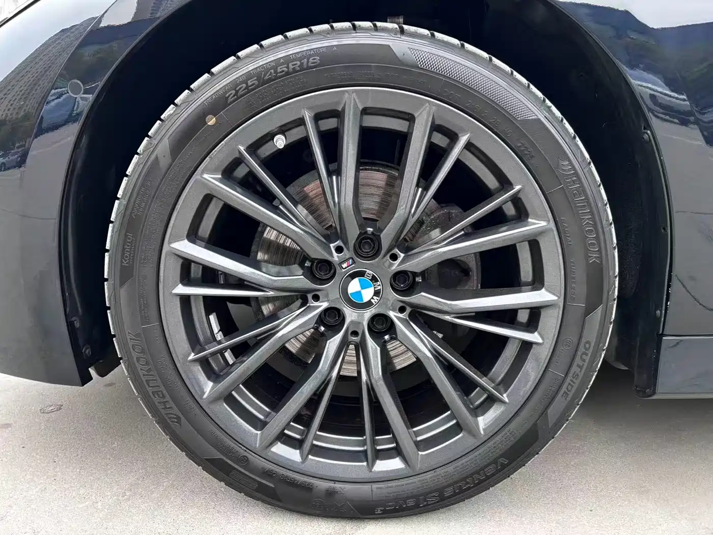 BMW 3 Series 2024 325Li M Sport Shadowline Package фото 11
