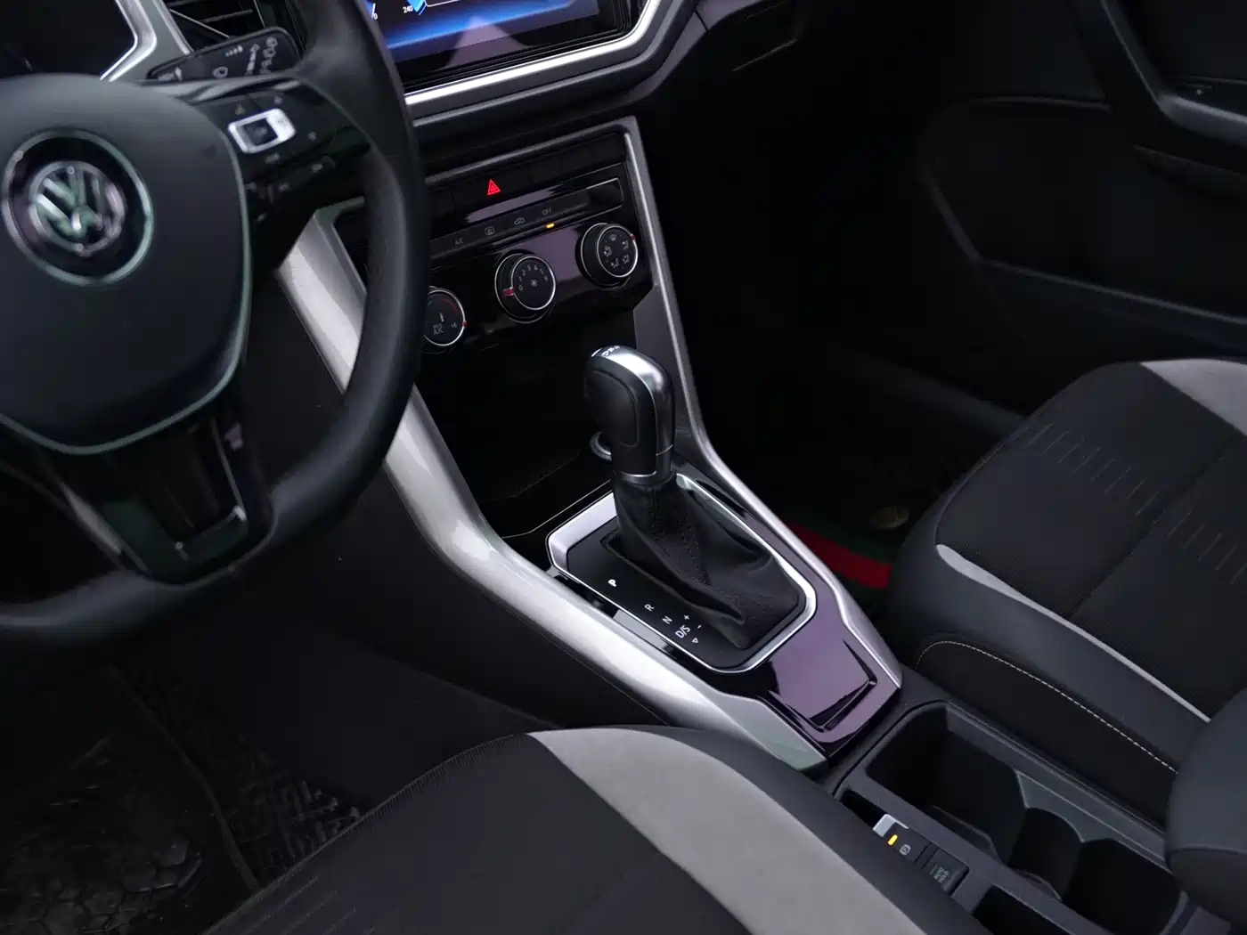 Volkswagen T-ROC 2020 280TSI DSG 2WD Progressive фото 16