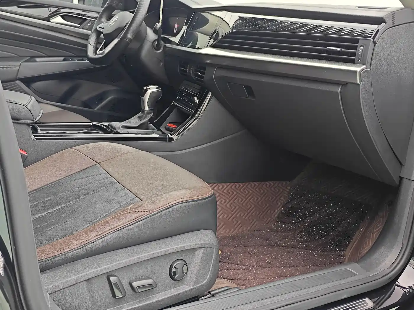 Volkswagen Passat 2023 330TSI Starlight Elite Edition фото 7