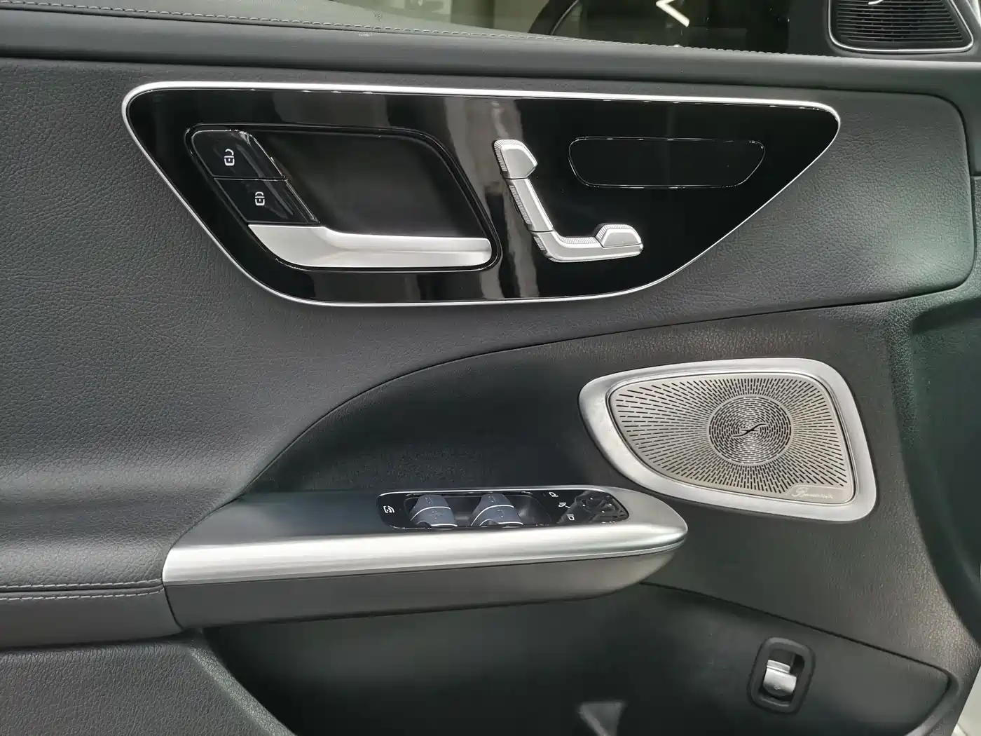Mercedes-Benz C-Class 2022 C 260 L Night Sport Edition фото 9
