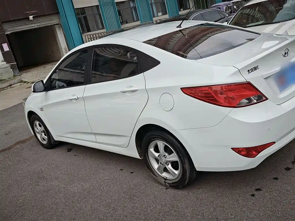 Hyundai Verna 2014 1.4L Automatic Smart GLS фото 6