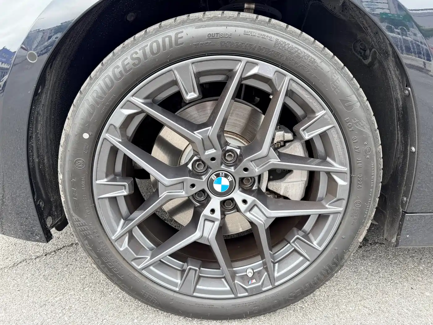BMW 3 Series 2025 330Li M Sport Night Edition фото 5