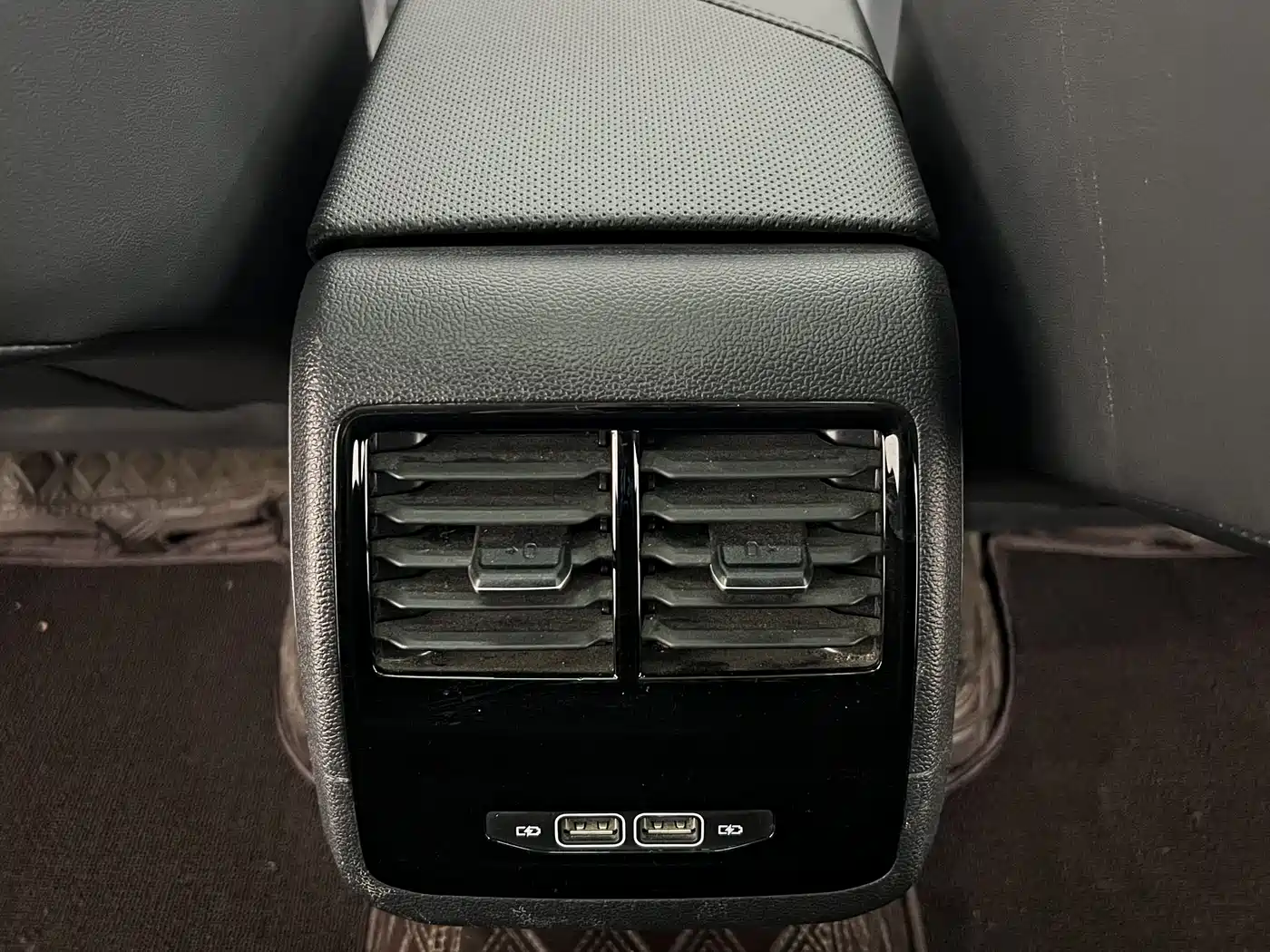 Volkswagen Sagitar 2023 300TSI DSG Surpassing Edition фото 14