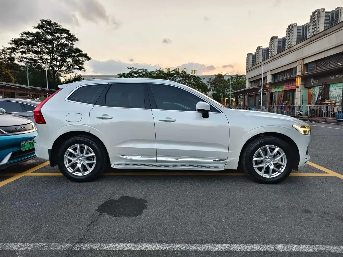 Фото 8 - Volvo XC60