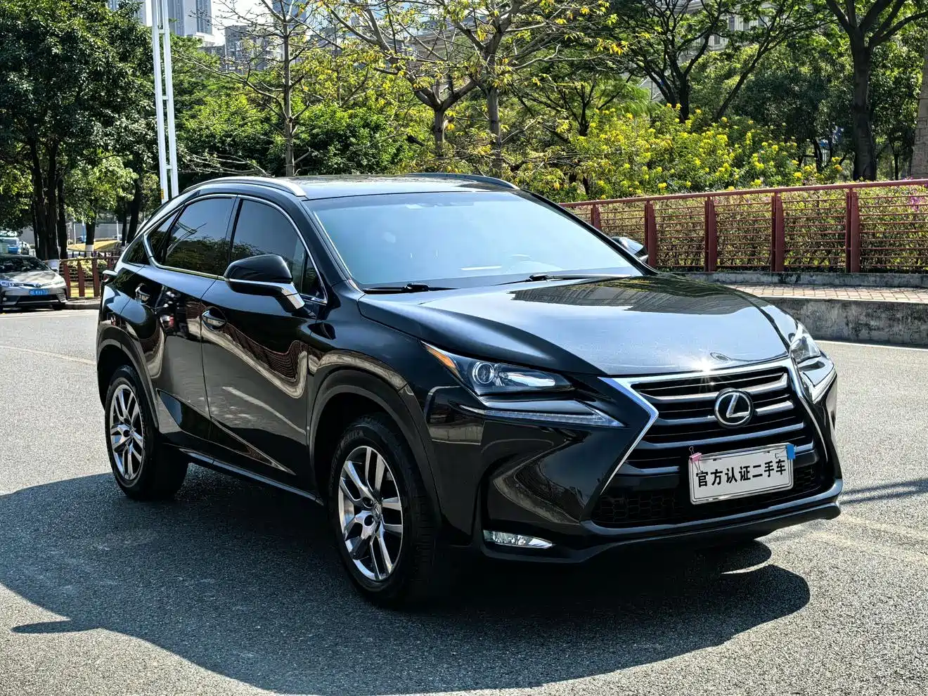Lexus NX 2015 200t AWD F Sport фото 3