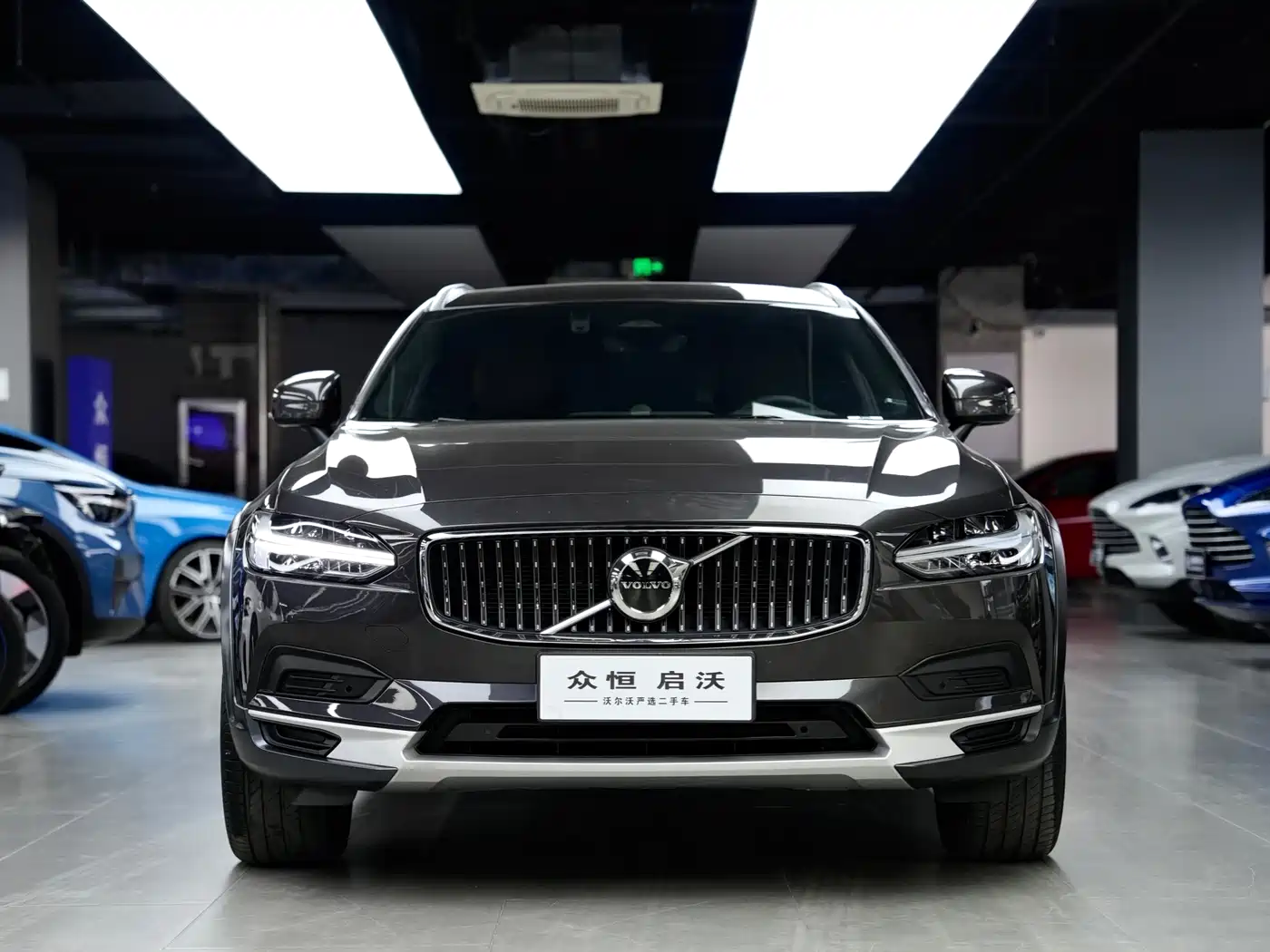 Volvo V90 2023 2024 Cross Country B5 AWD Wisdom Edition