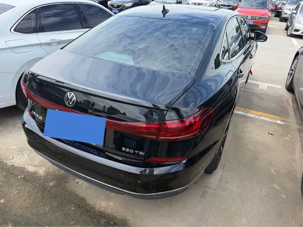 VOLKSWAGEN PASSAT