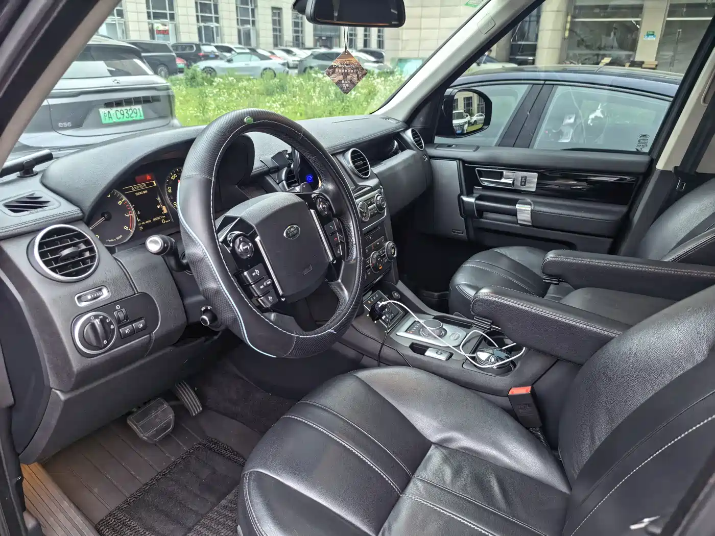 Land Rover Discovery 2016 3.0 SC V6 HSE фото 9