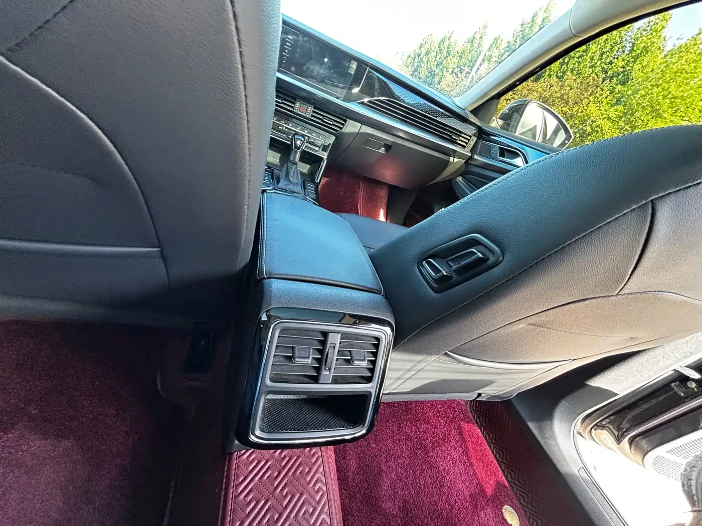 Volkswagen Passat 2022 330TSI Elite Edition фото 14