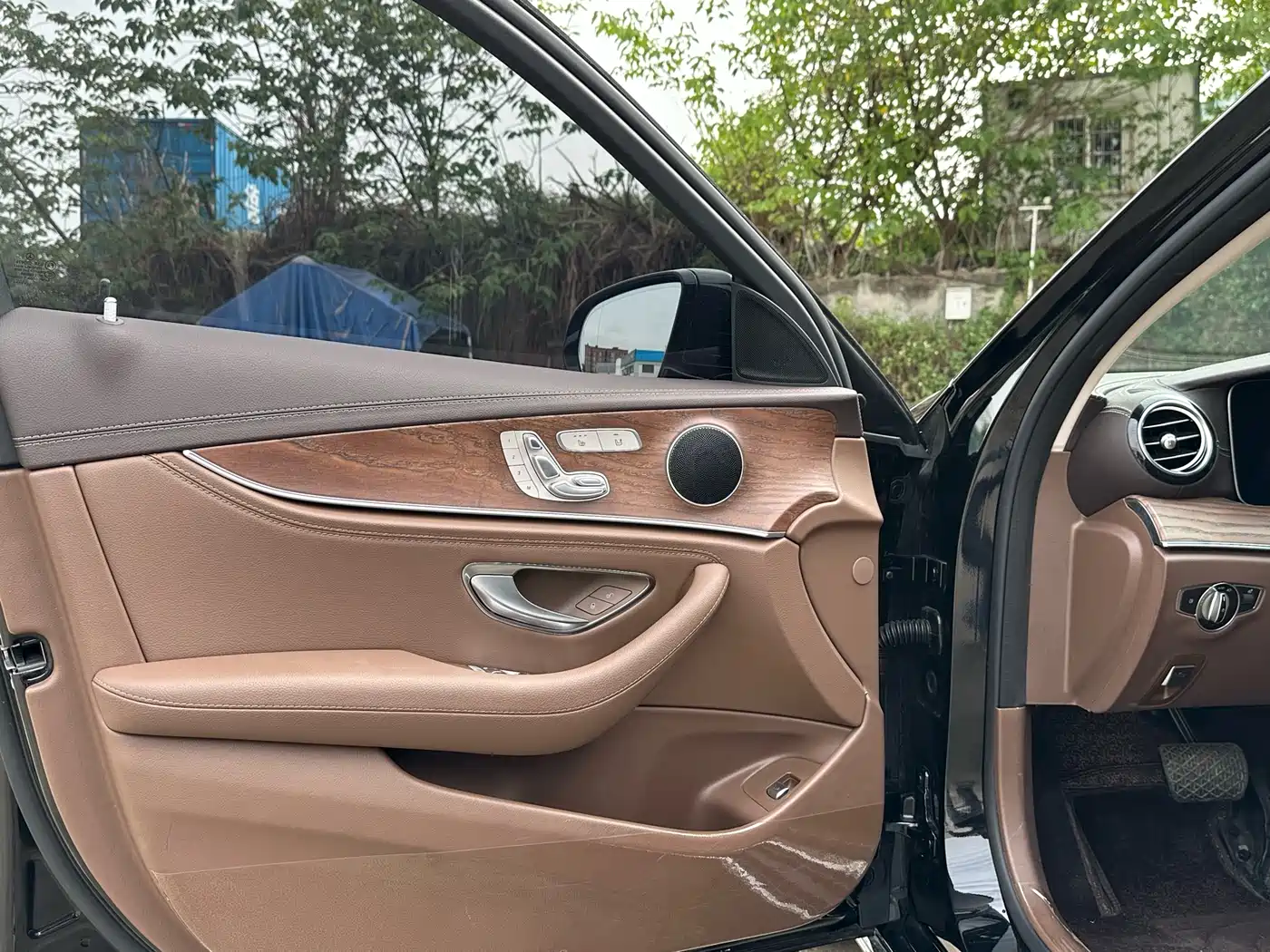 Mercedes-Benz E-Class 2023 E 300 L Fashion фото 8