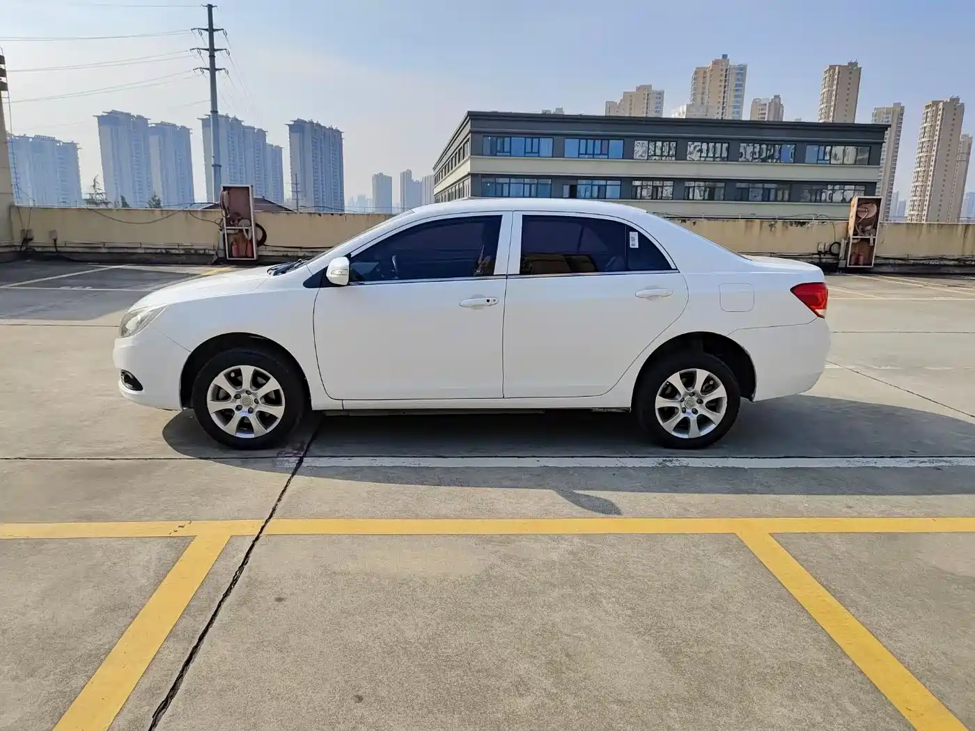 BYD E5