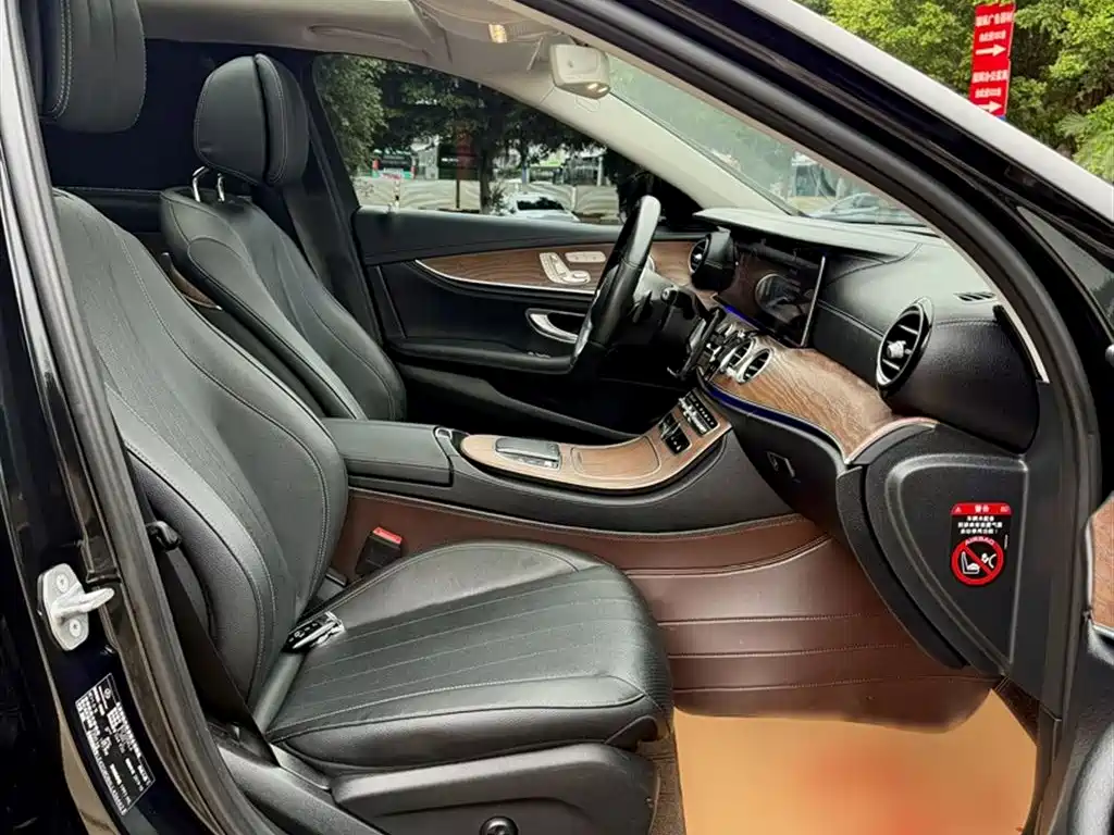 Mercedes-Benz E-Class 2020 E 300 L Luxury Model фото 12