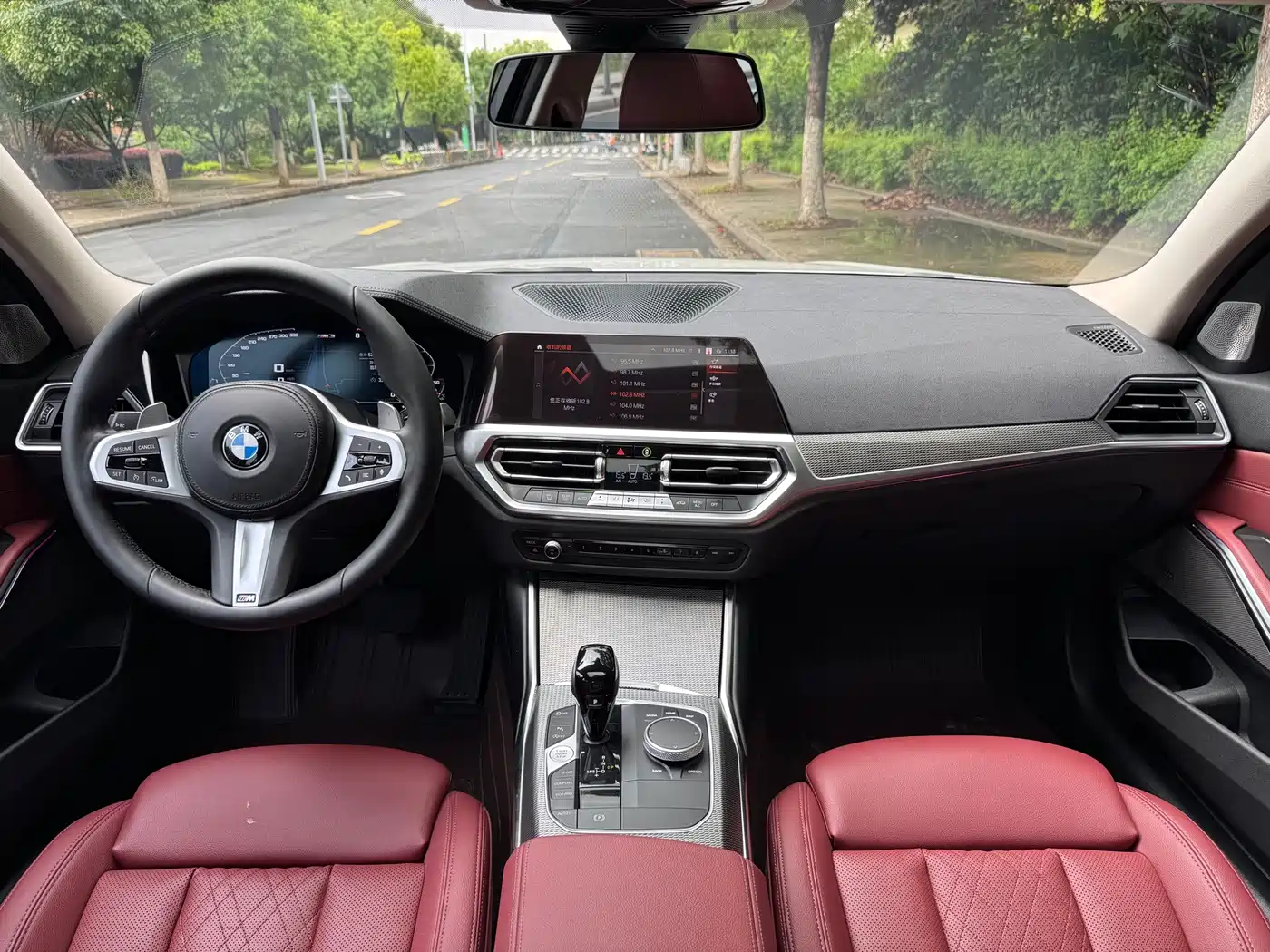 BMW 3 Series 2022 330i M Sport Shadow Edition фото 17