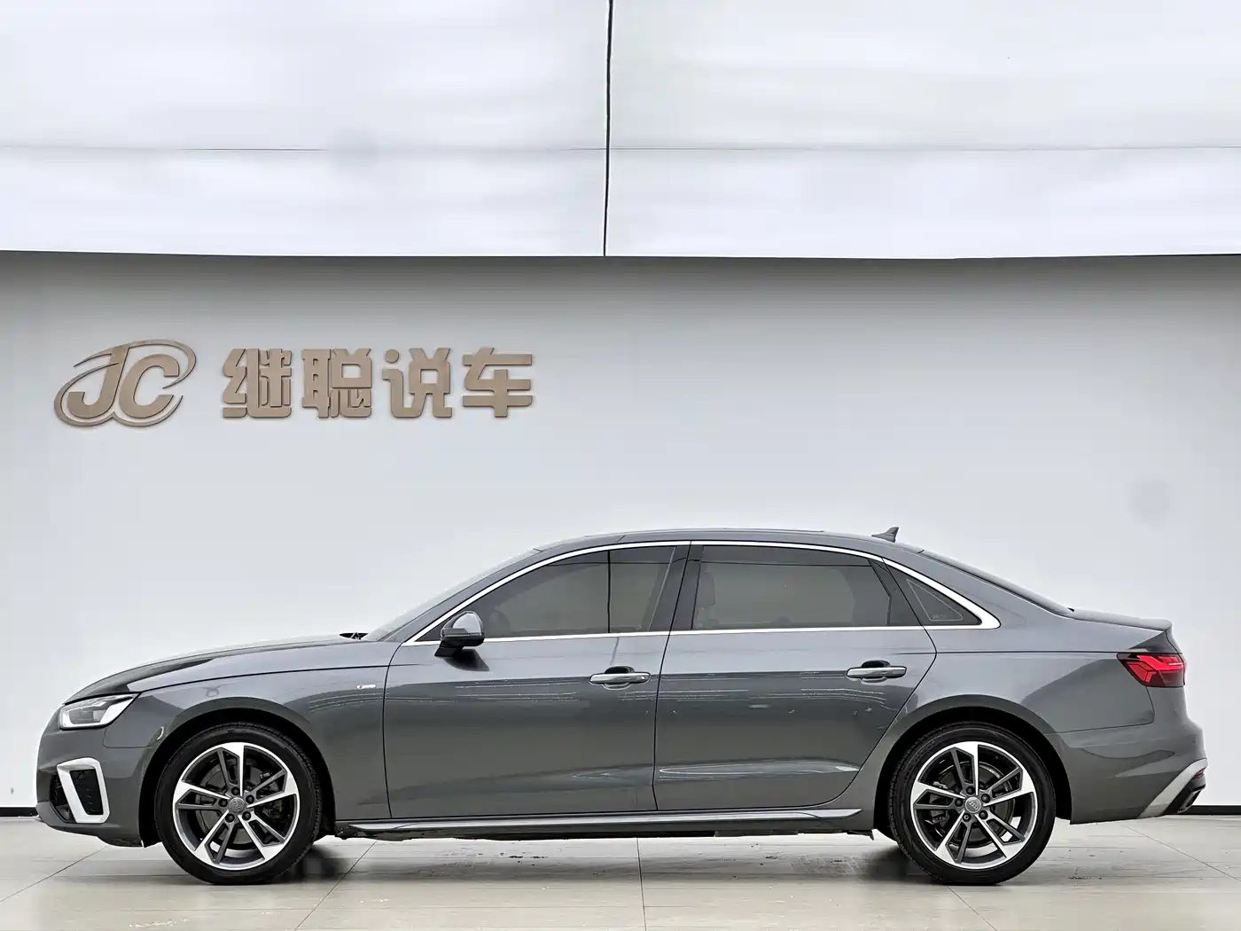 Audi A4L 2020 40 TFSI Fashion Dynamic Edition фото 5
