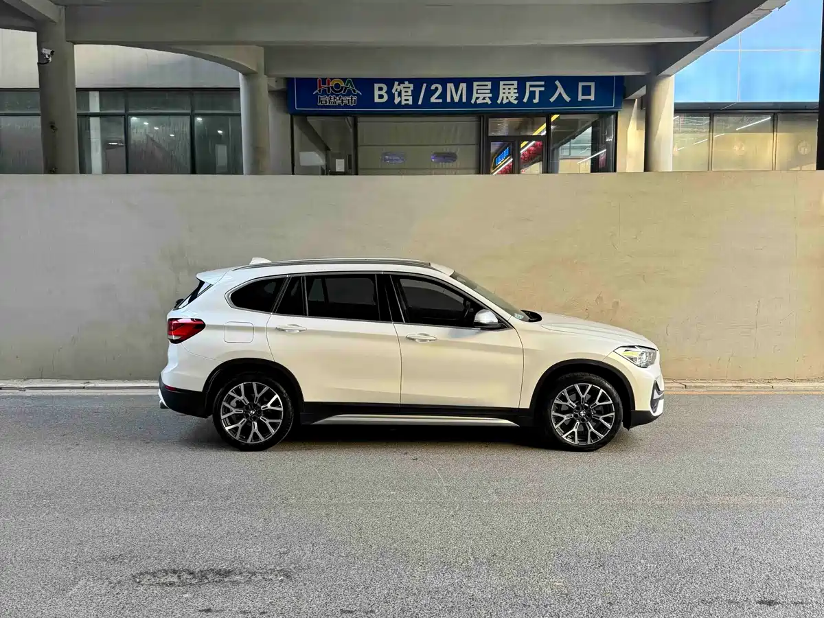 BMW X1 2022 Facelift xDrive25Li Premium Edition фото 5
