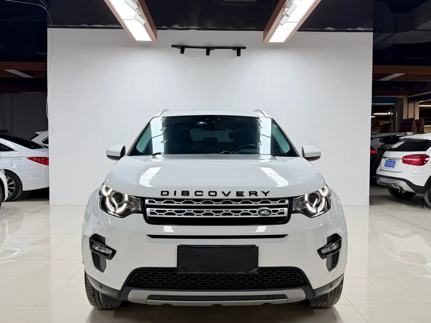 Land Rover Discovery Sport 2018 240PS HSE Edition фото 3