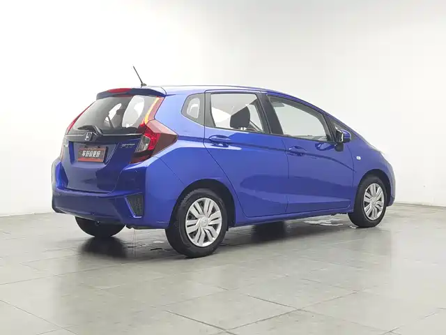 Honda Fit 2016 1.5L LXS CVT Comfort Sunroof Edition — фото 2