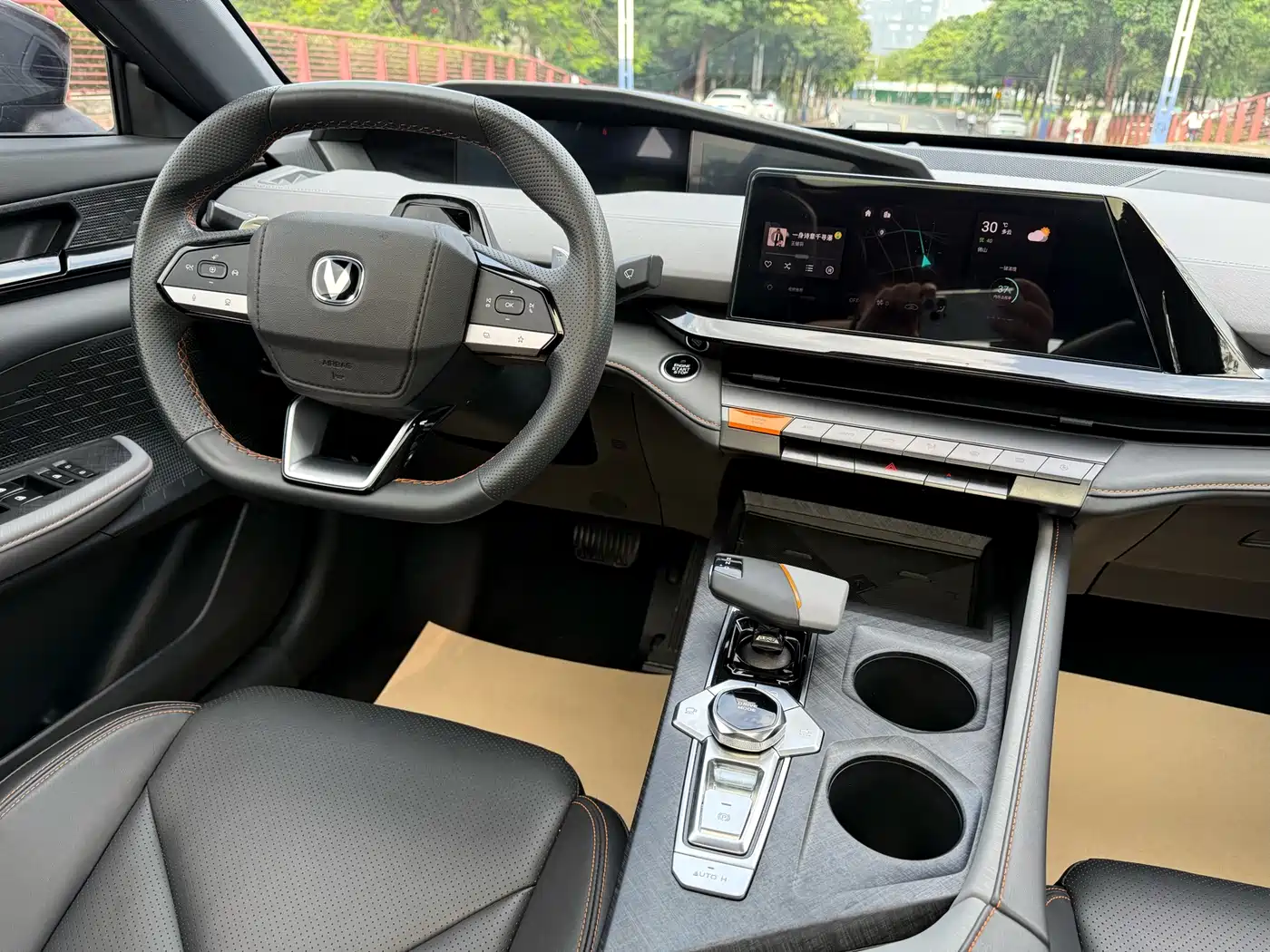 CHANGAN UNI-V