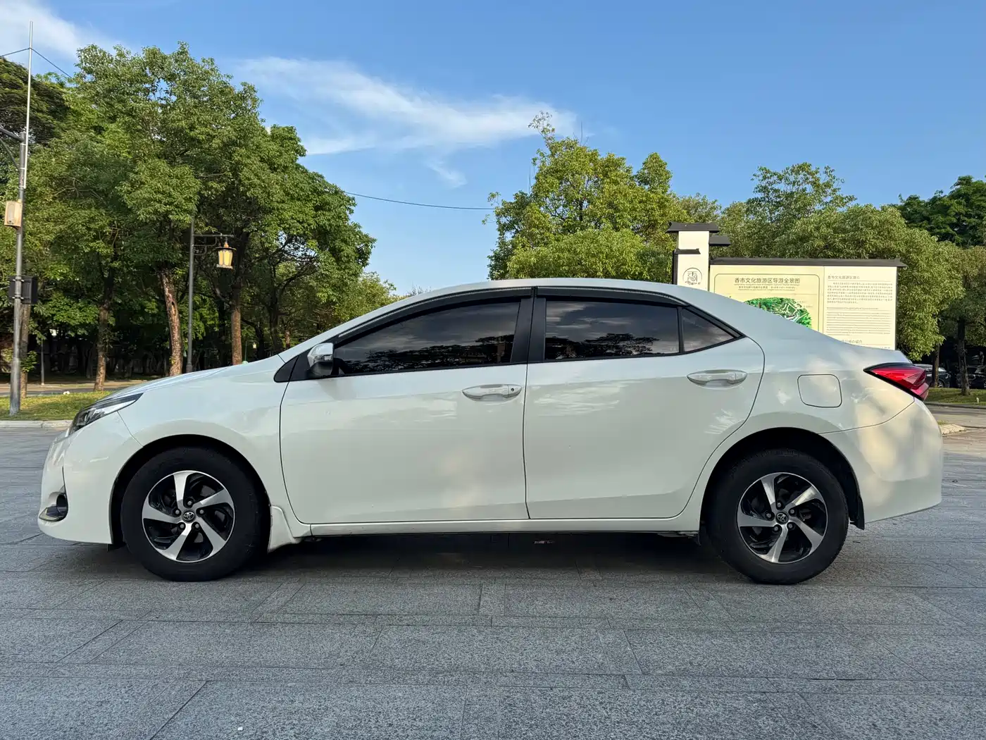 Toyota Levin 2017 Facelift 185T CVT Elite (China V) фото 6