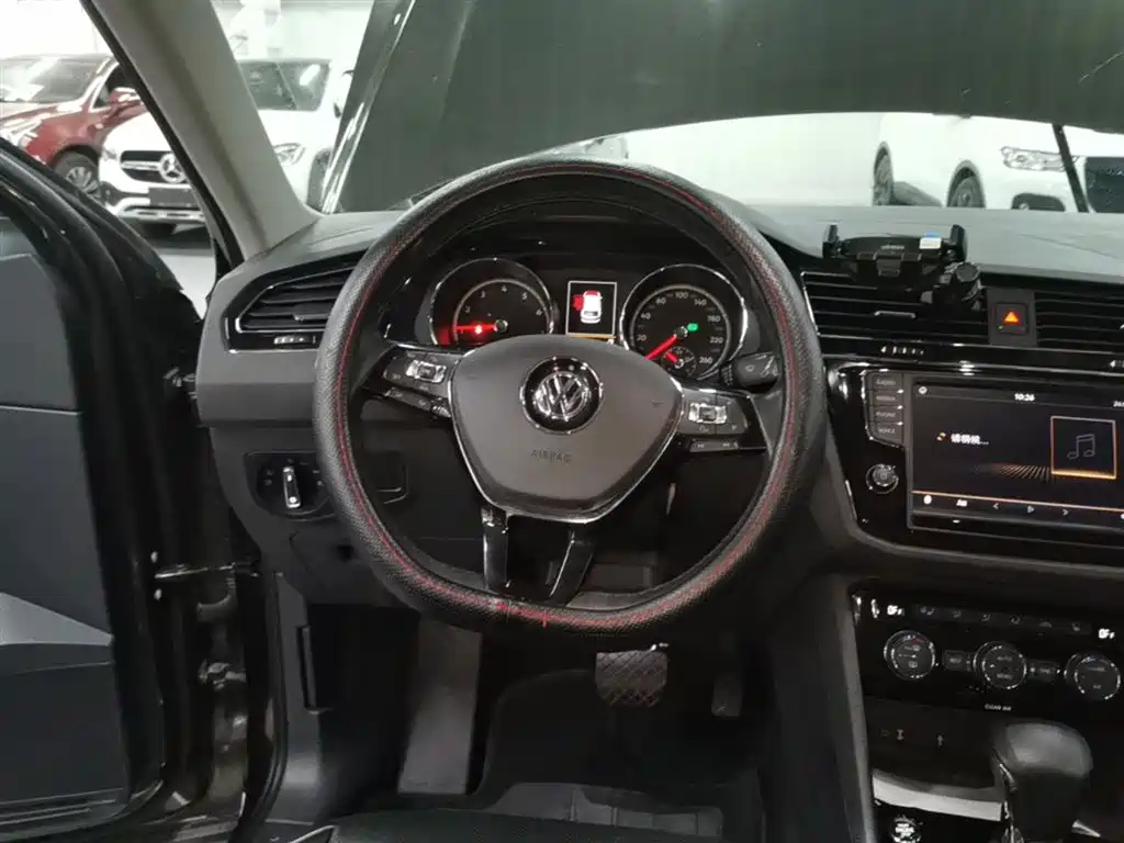 Volkswagen Tiguan L 2018 330TSI Automatic 2WD Flagship Edition фото 11
