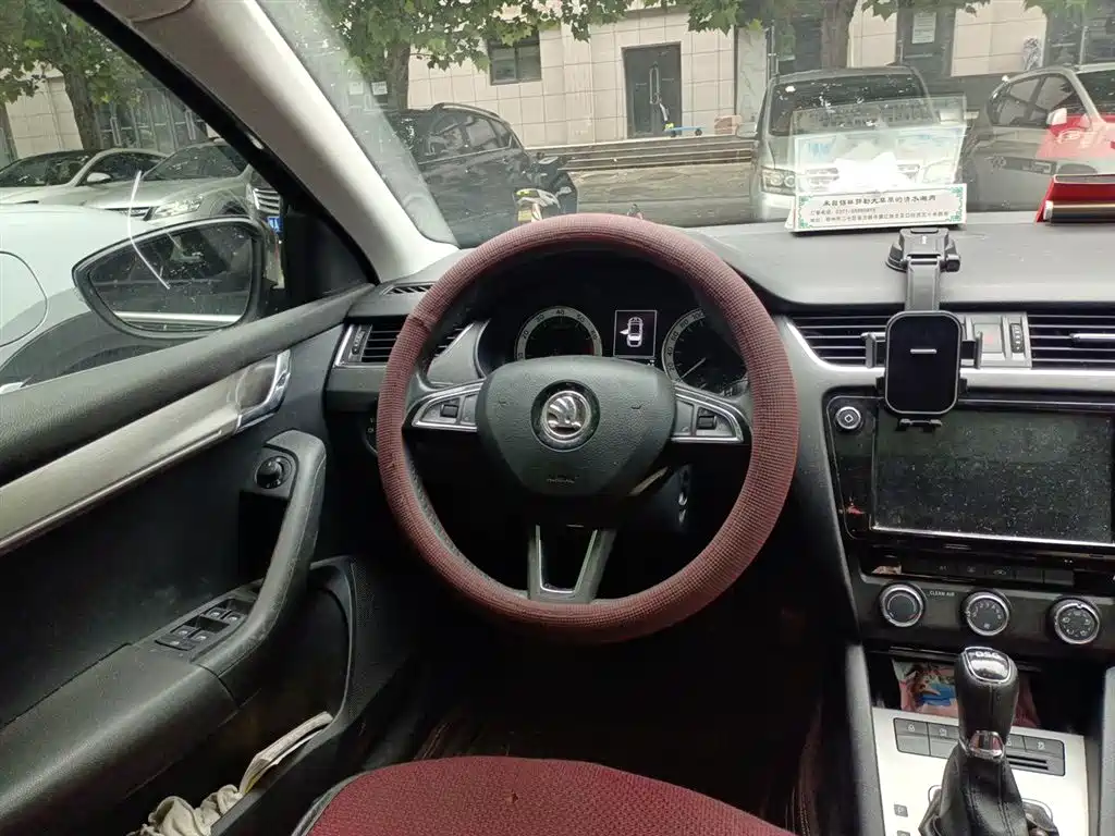 Škoda Octavia 2018 TSI230 DSG Luxury Edition фото 3