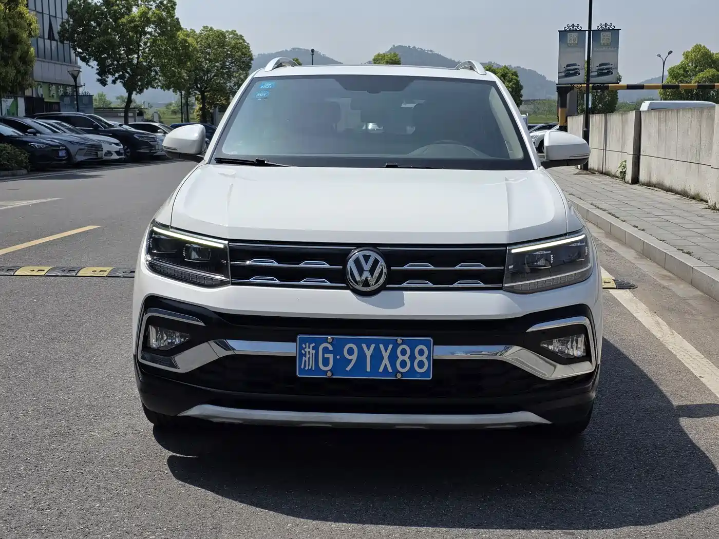 Volkswagen T-Cross 2019 280TSI DSG Luxury Edition фото 2