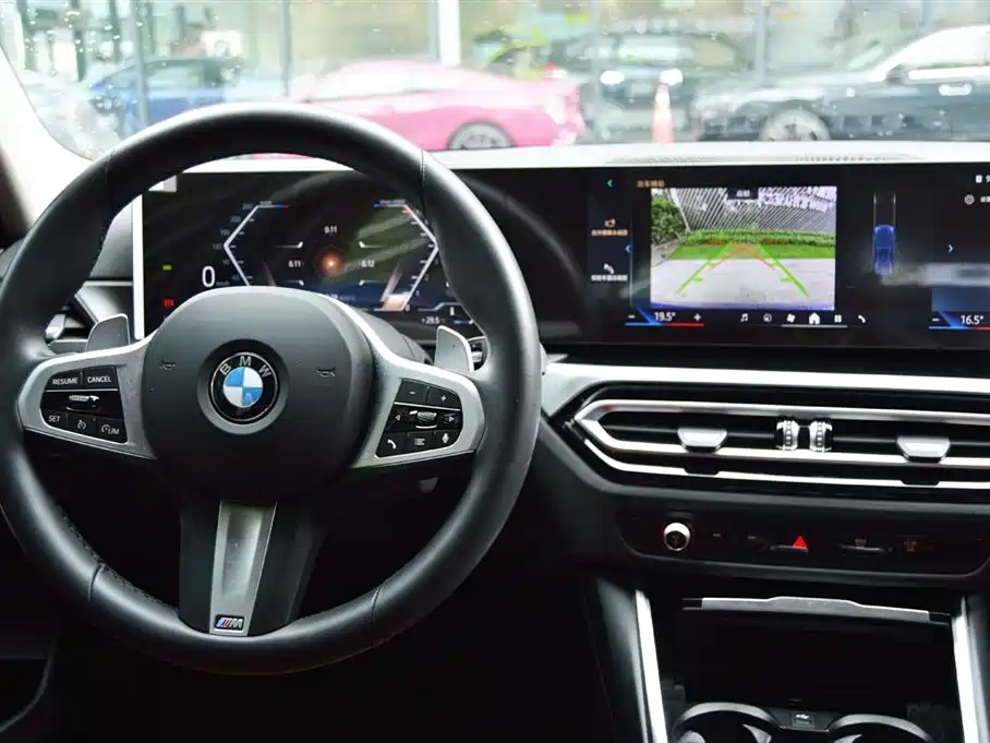 BMW 3 Series 2023 320i M Sport Package фото 10