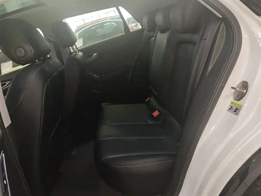 Audi Q2L 2018 35 TFSI Launch Exclusive Edition China VI фото 17