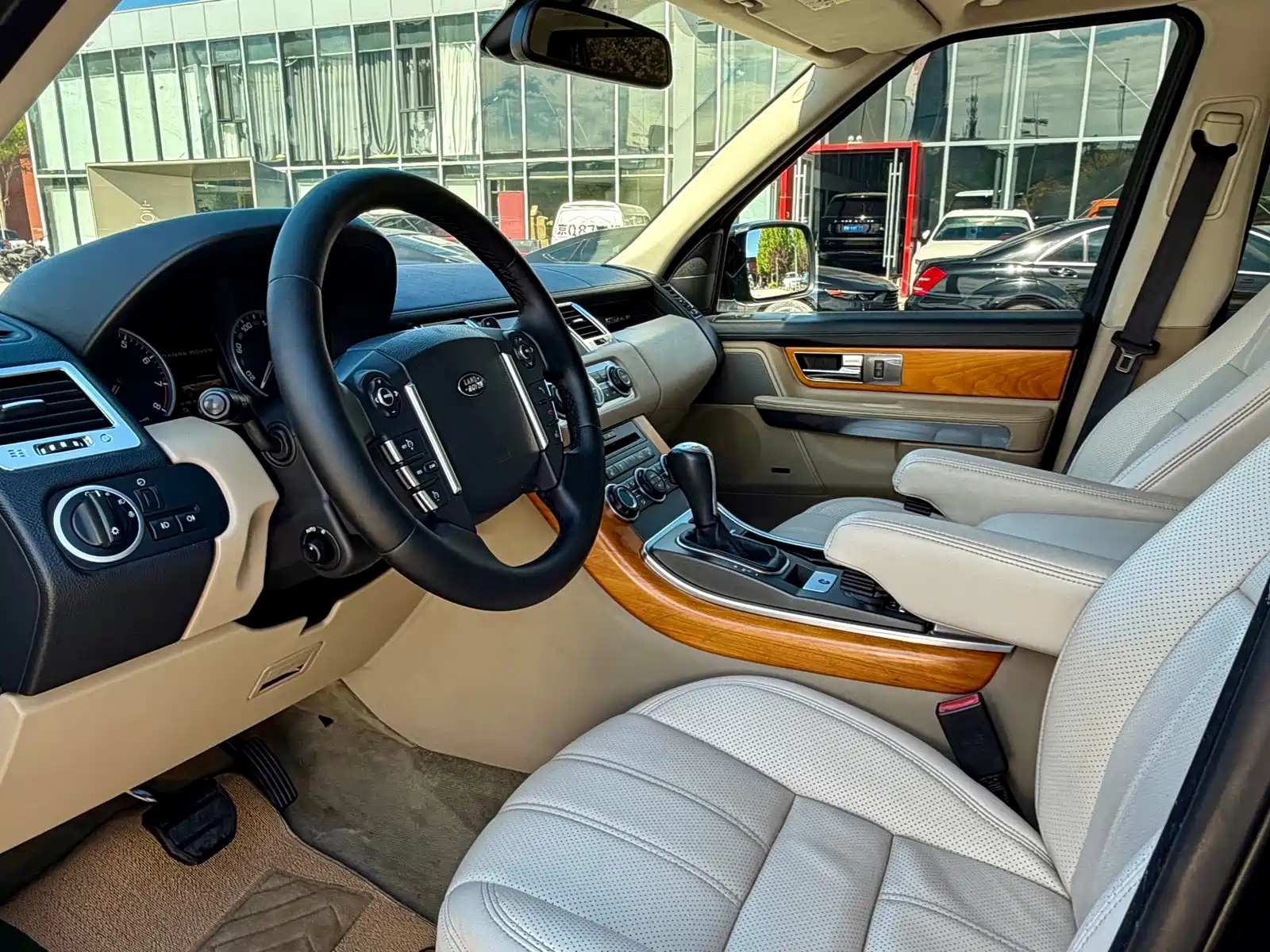 Photo 10 - Land Rover Range Rover Sport