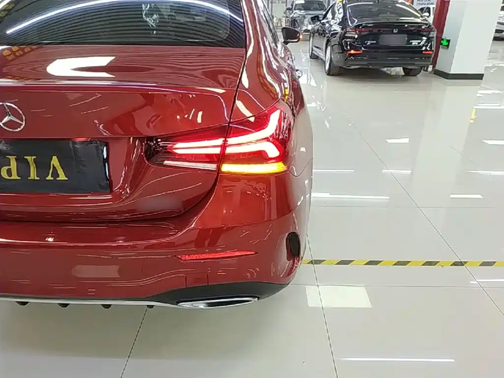 Mercedes-Benz A-Class 2019 A 200 L Sport Sedan фото 8