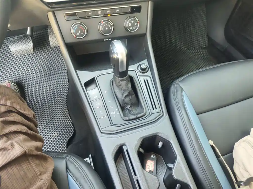 Volkswagen Lavida 2024 Model 1.5L Automatic Delight Edition фото 14